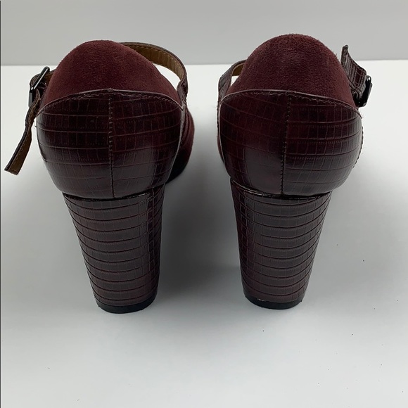 Clarks | Burgundy Mary Janes Heels Size 8M - Picture 5 of 6